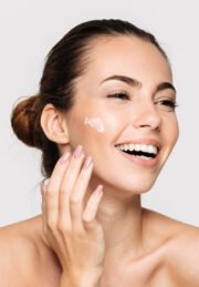 ⁦Derma Active ACTI-WHITE Depigmenting Cream⁩ - الصورة ⁦2⁩