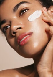 ⁦Derma Active ACTI-SOLAIRE SPF 50+ MELTING CREAM⁩ - الصورة ⁦2⁩